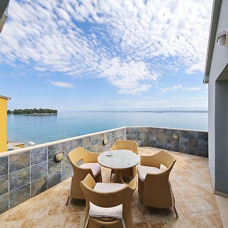 Punta Preko Apartments Luaran gambar