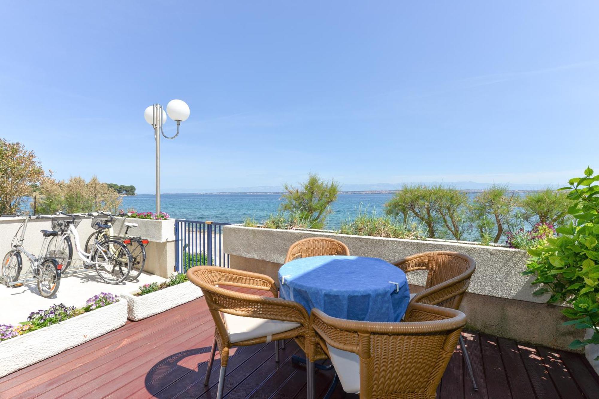 Punta Preko Apartments Luaran gambar