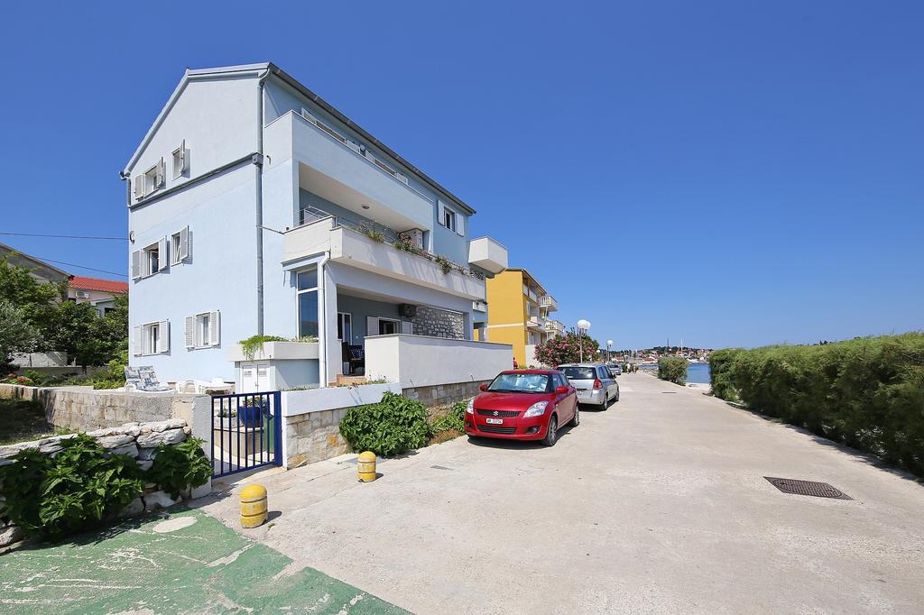 Punta Preko Apartments Luaran gambar
