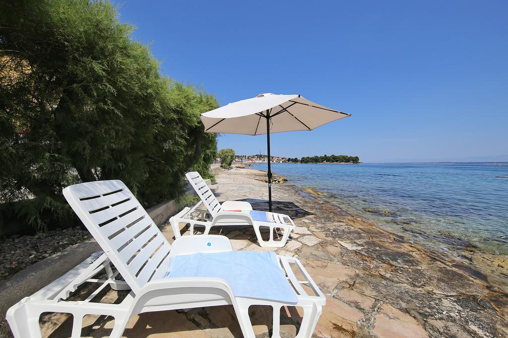 Punta Preko Apartments Luaran gambar