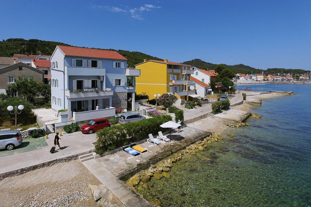 Punta Preko Apartments Luaran gambar