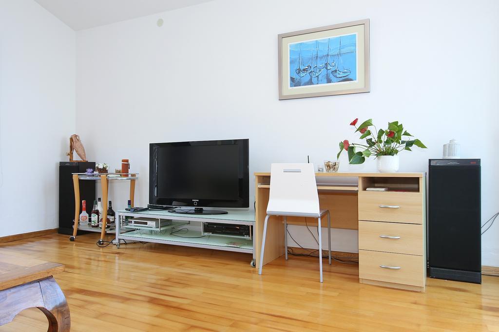 Punta Preko Apartments Luaran gambar